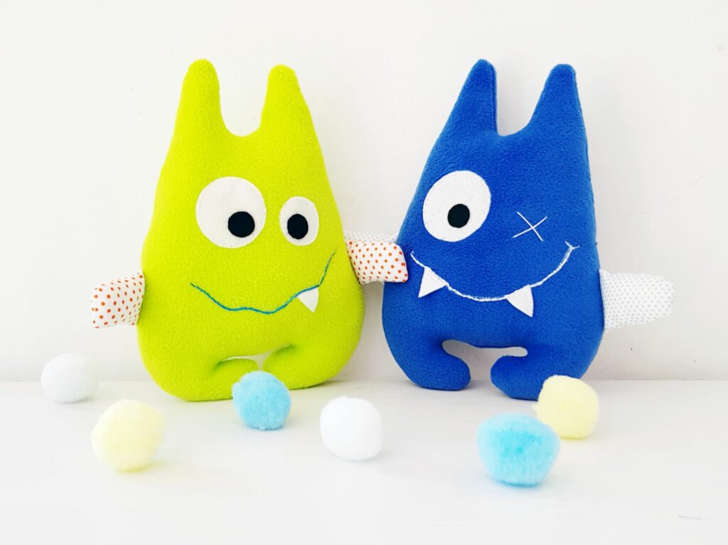 CUTE MONSTER – easy stuffed animal sewing pattern and tutorial