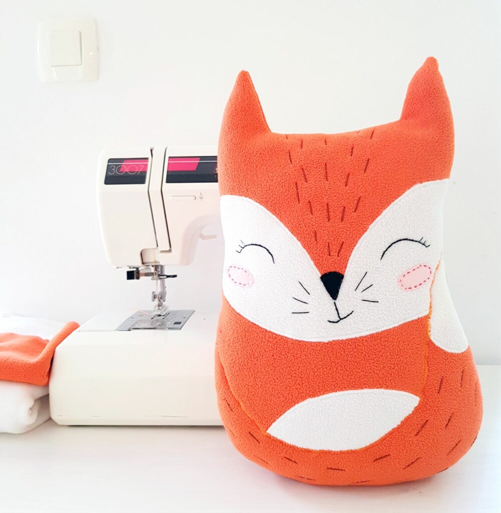 cute and easy sewing pattern for the fox stuffed toy 4